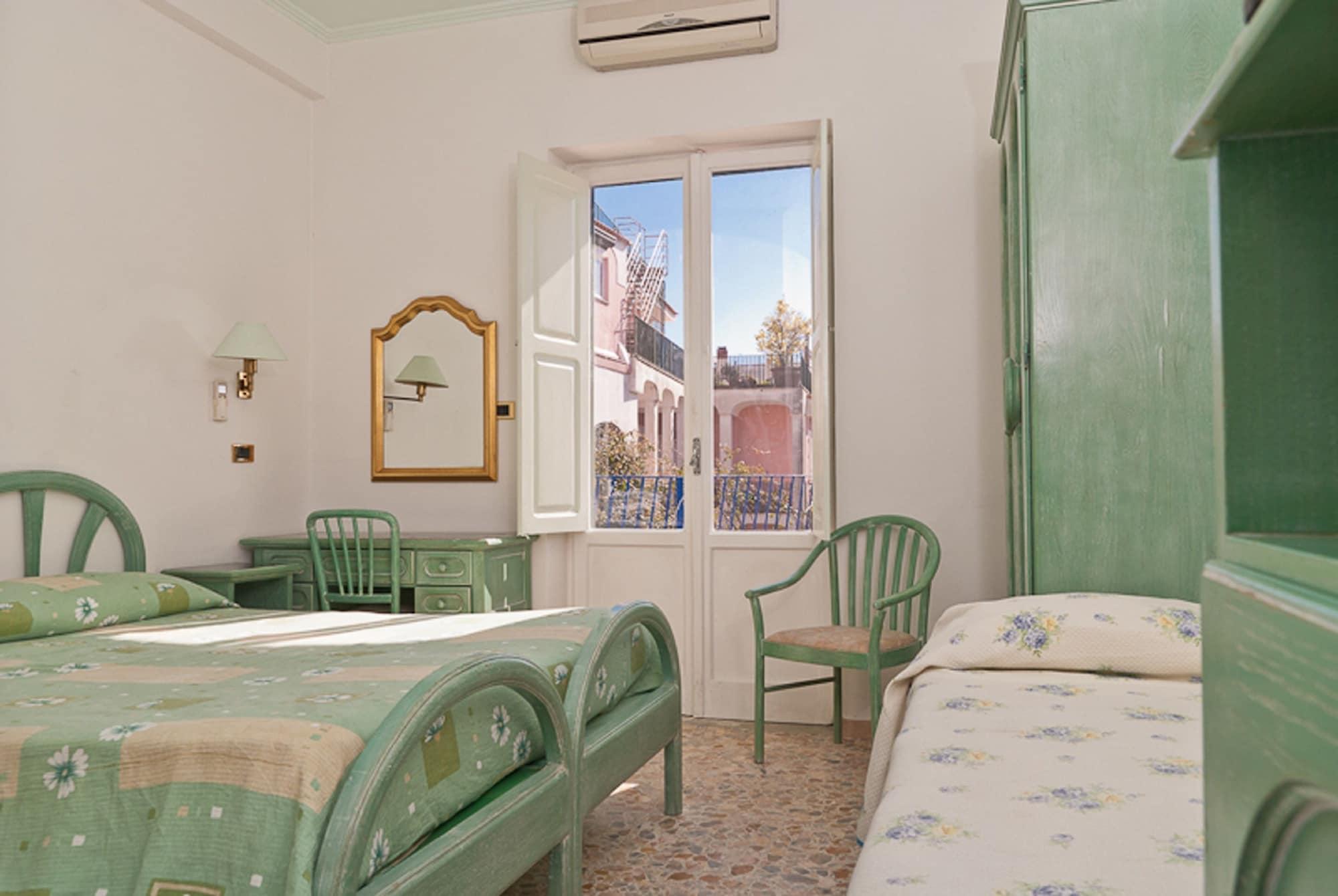 Hotel Del Postiglione Иския Екстериор снимка