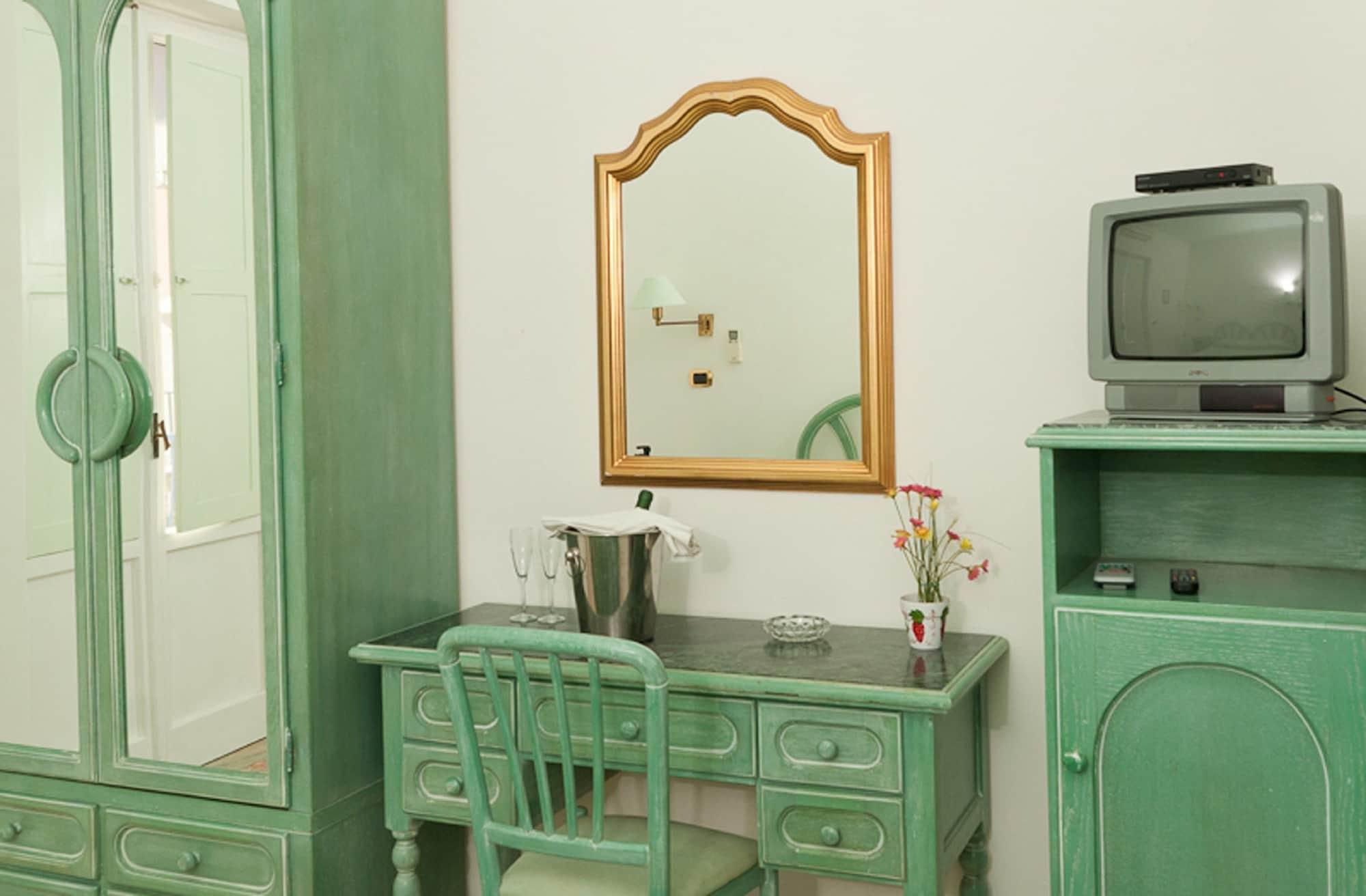Hotel Del Postiglione Иския Екстериор снимка