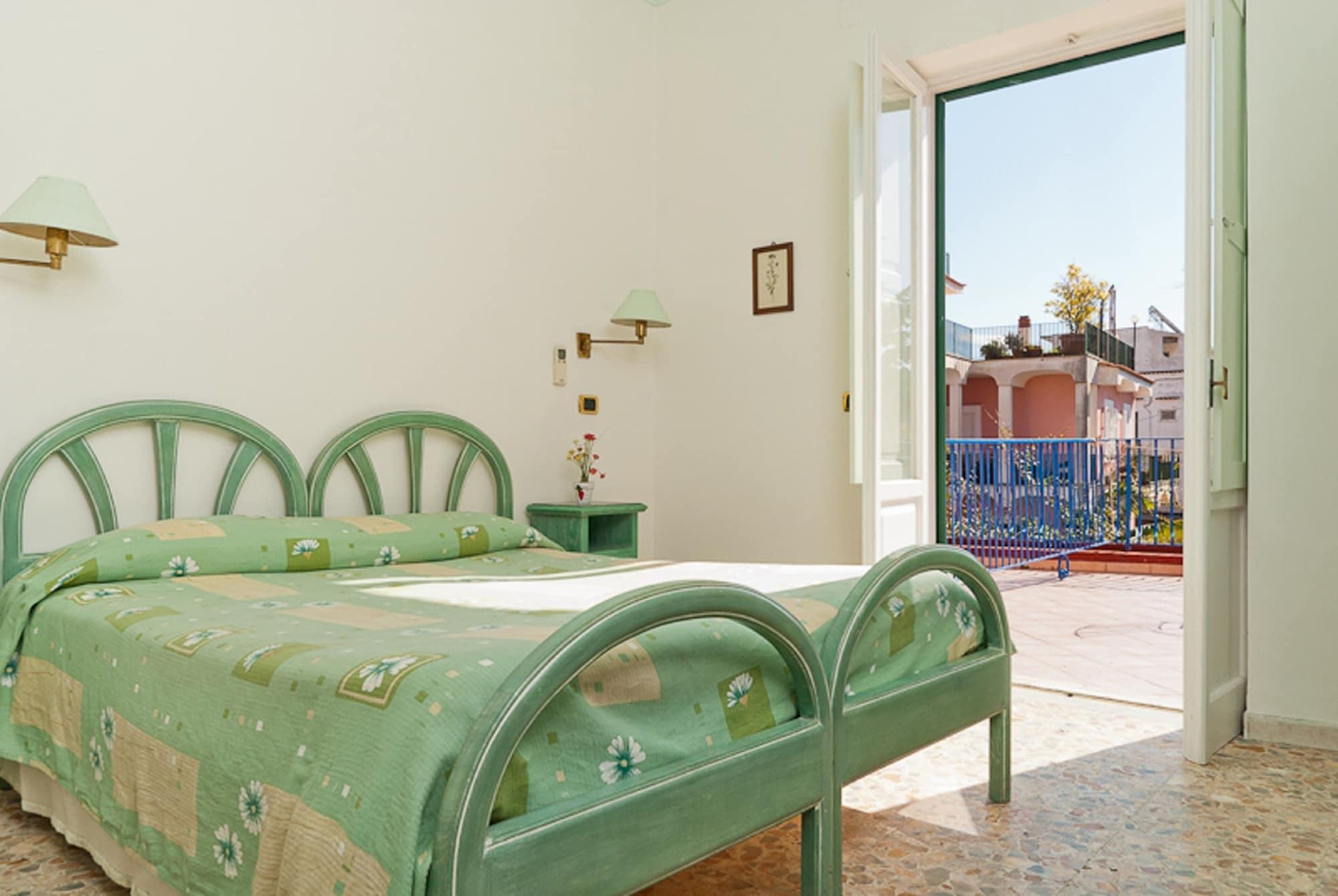 Hotel Del Postiglione Иския Екстериор снимка